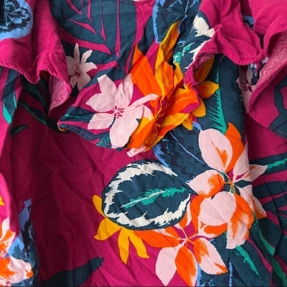 Old Navy Cold Shoulder Floral Top Size: XS - Picture 2 of 6